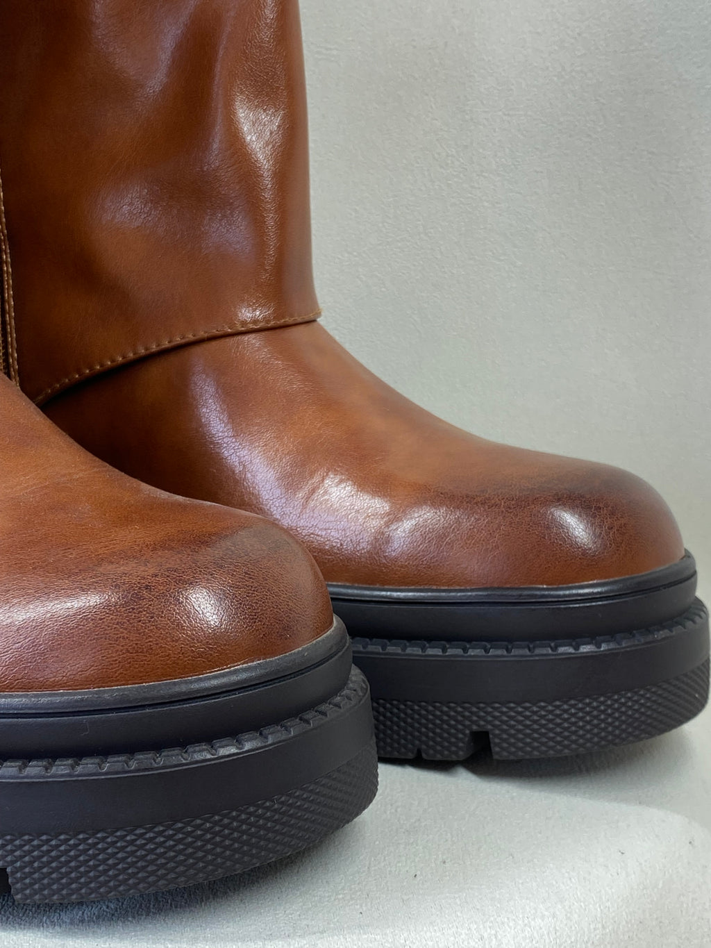 Botines Café Brillo ✨