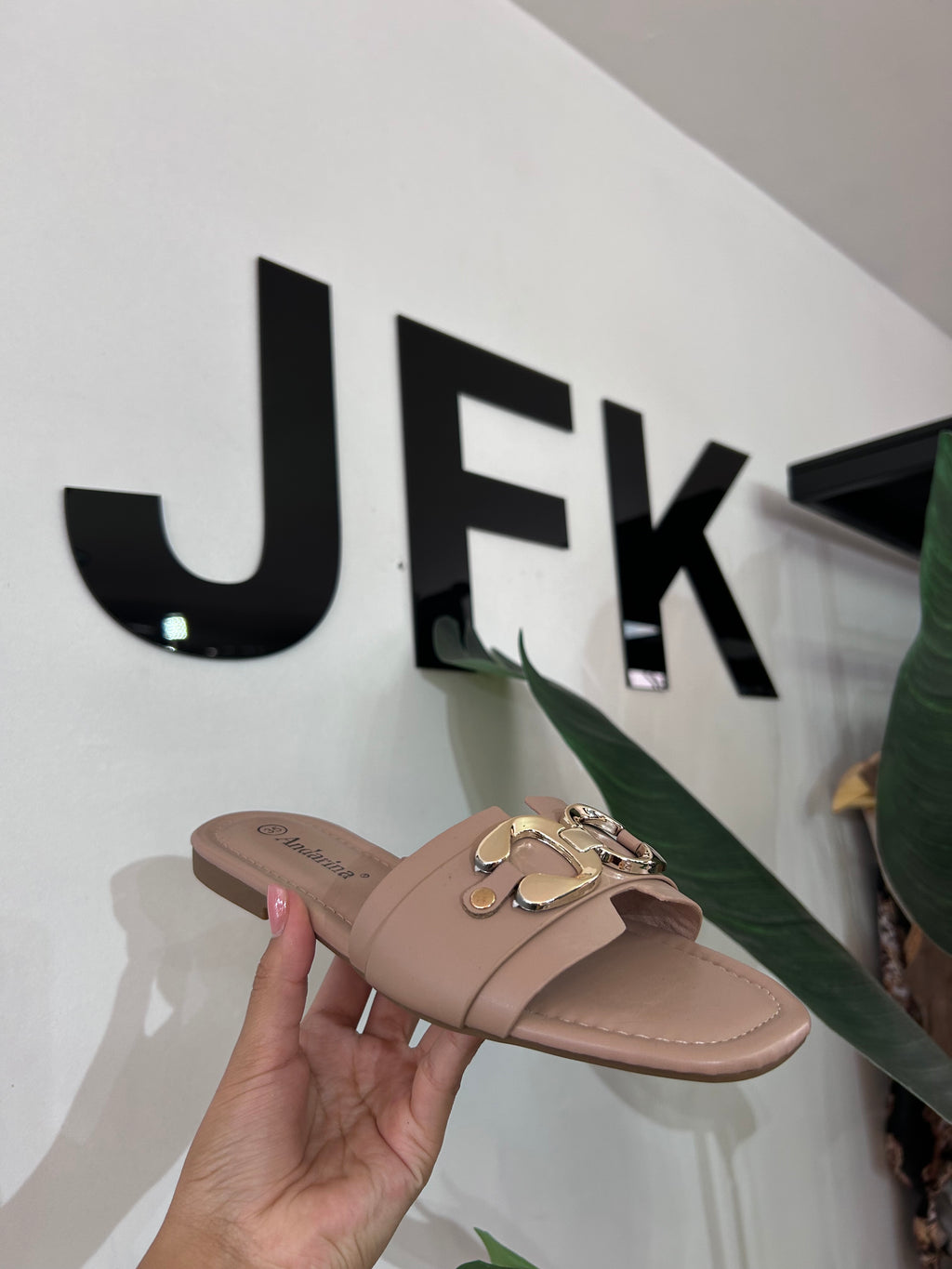 Chalas Beige con Dorado