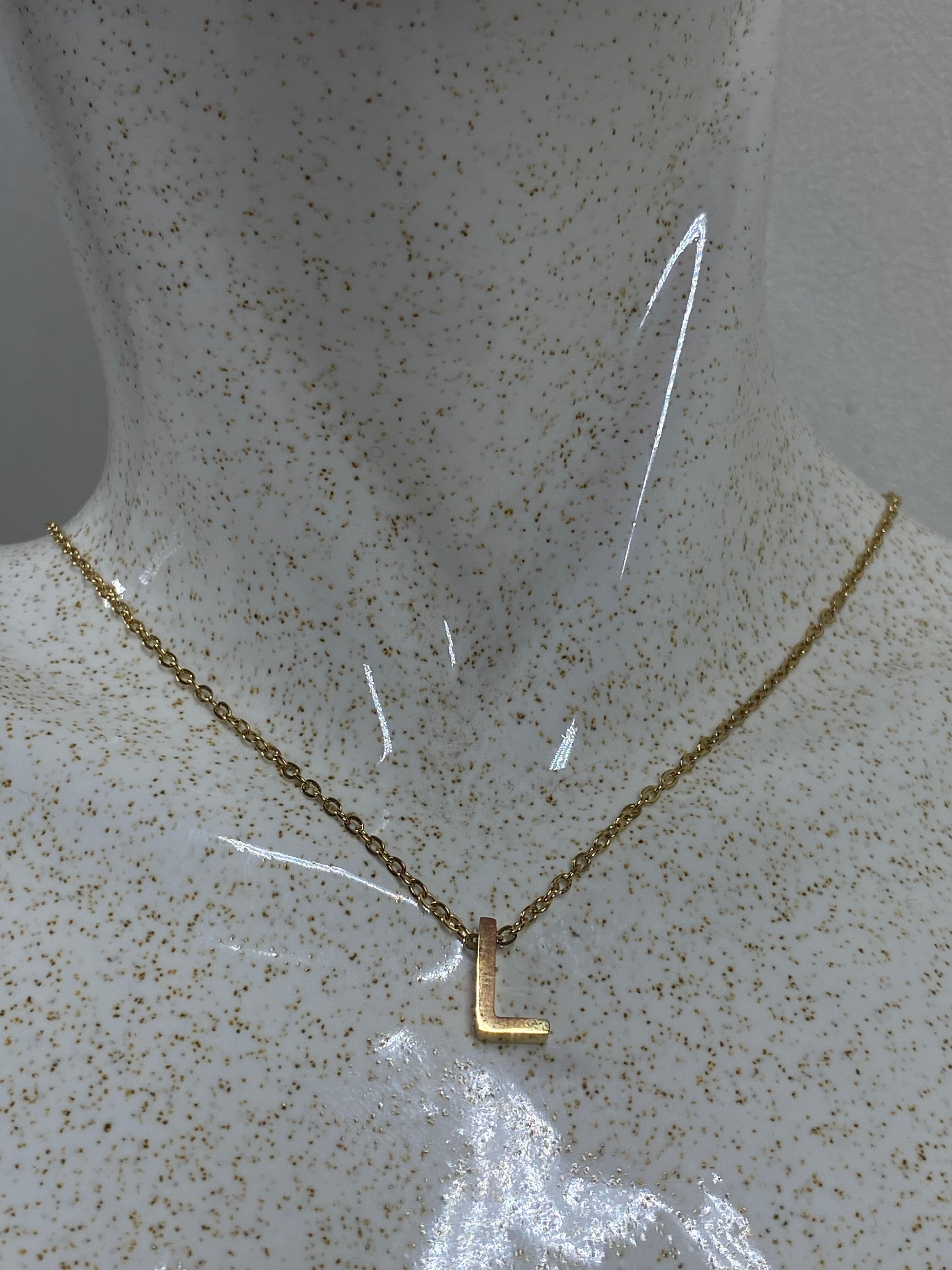 Collar Letra pequeña