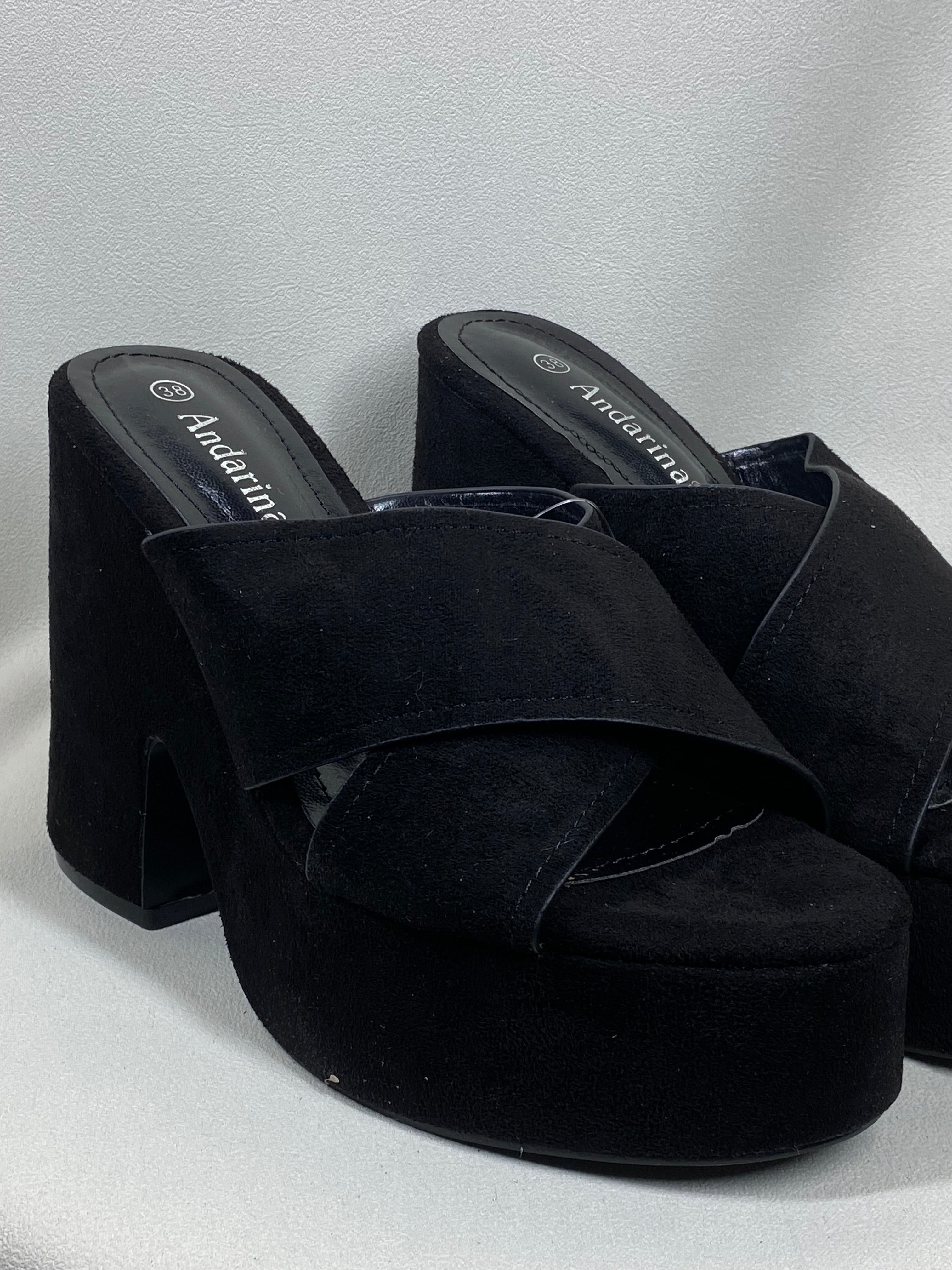 Chalas Negra Cruzadas