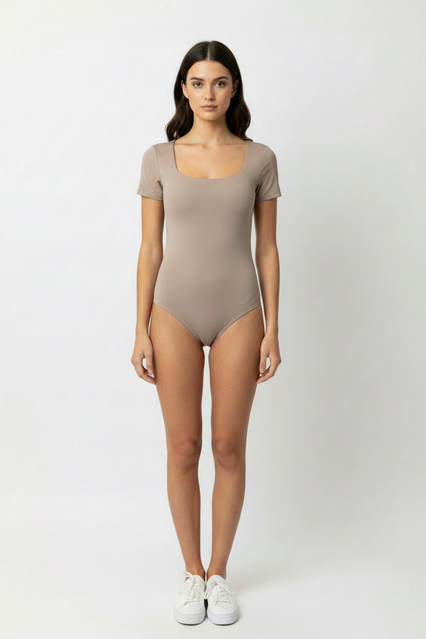 Body manga corta