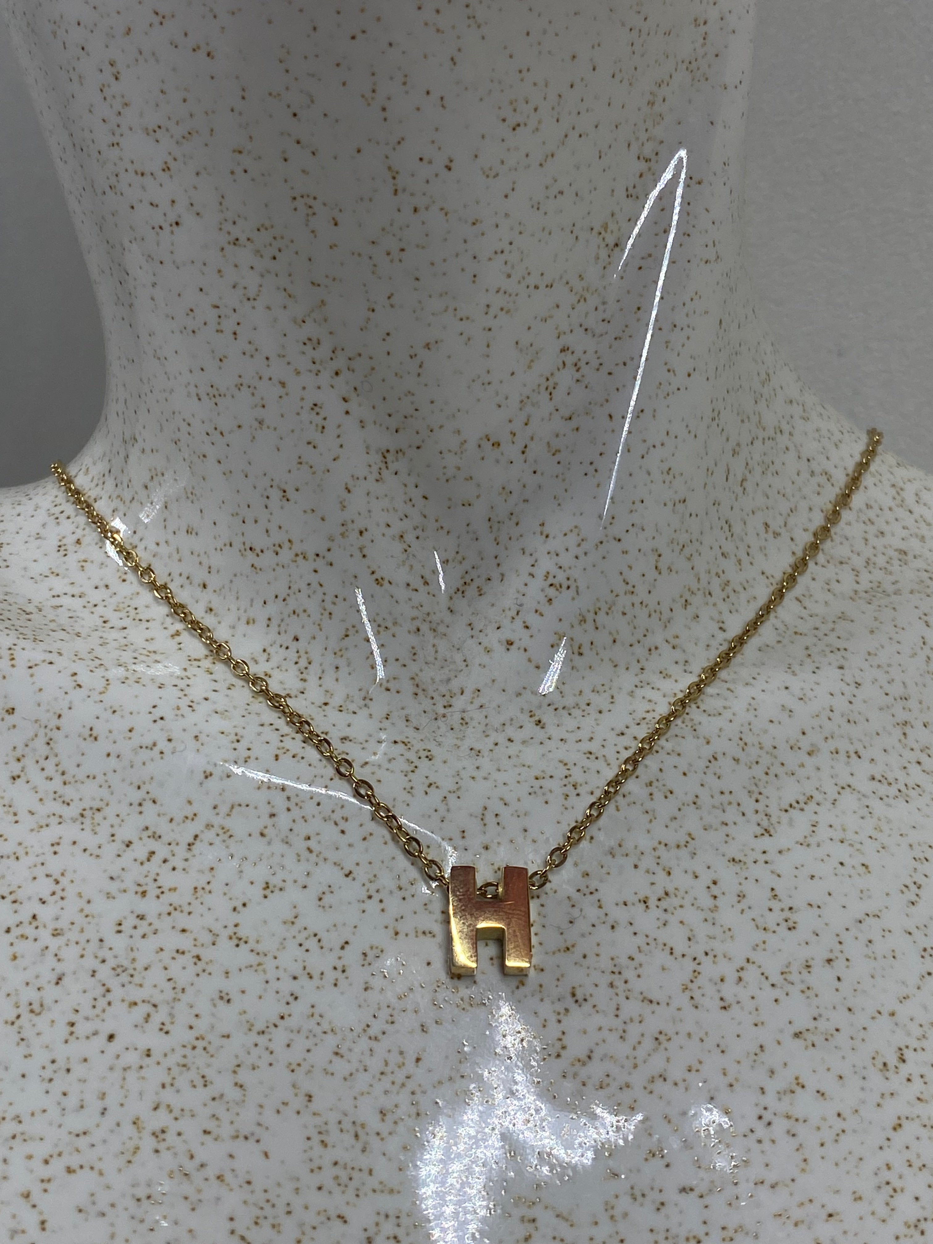 Collar Letra pequeña