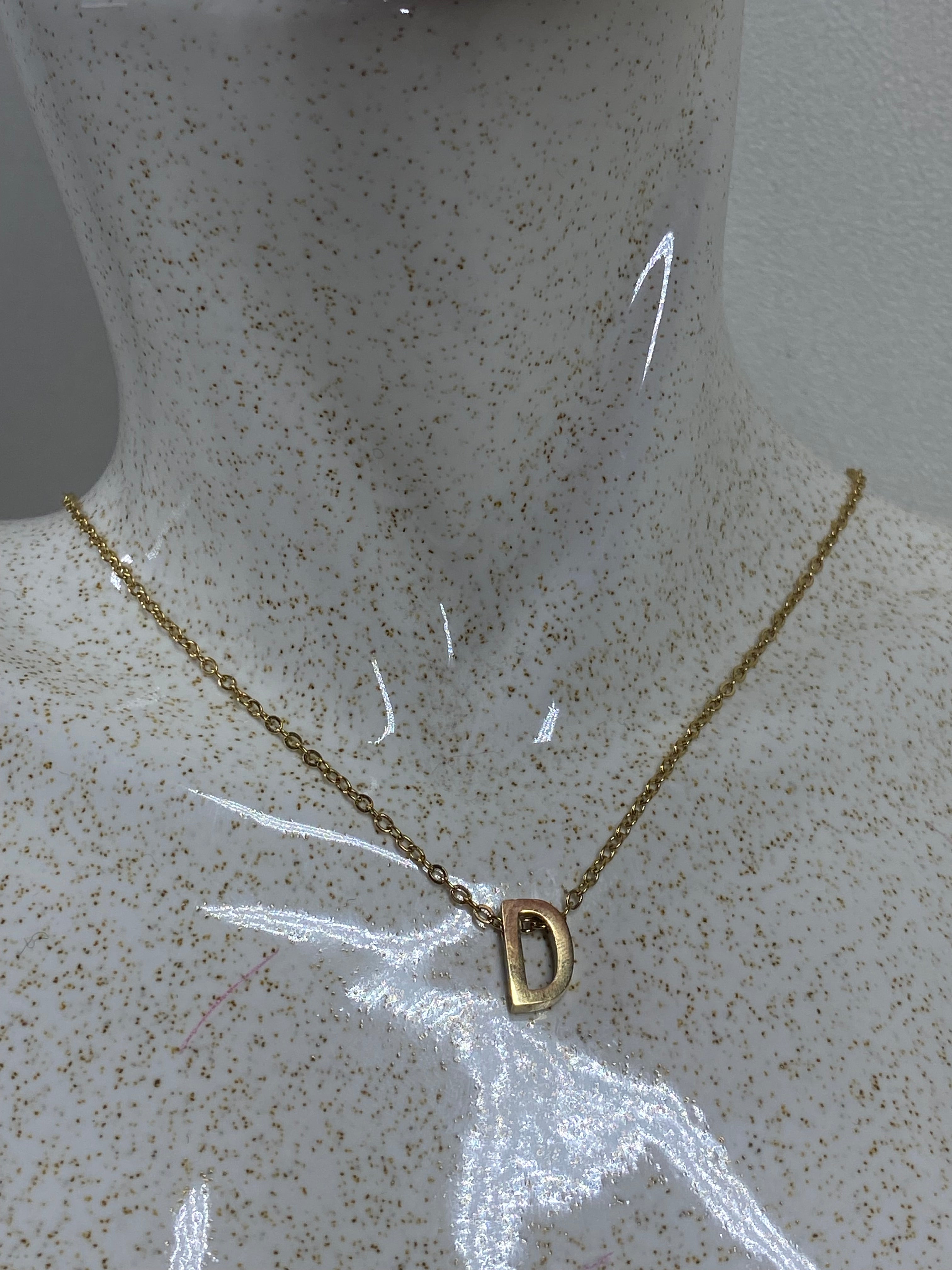 Collar Letra pequeña