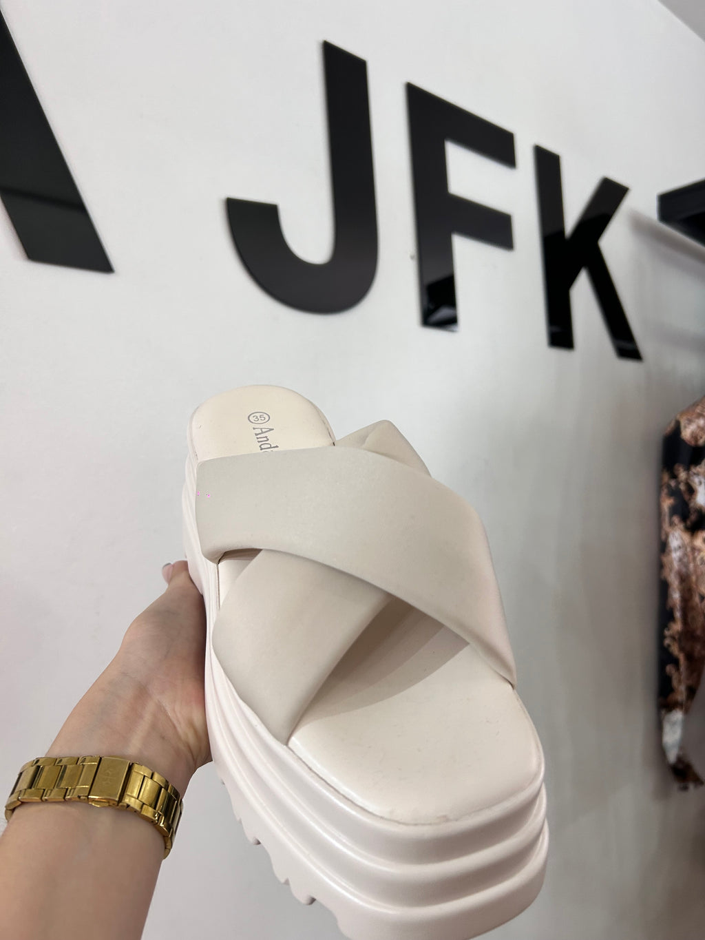 Chalas Cruzadas Beige