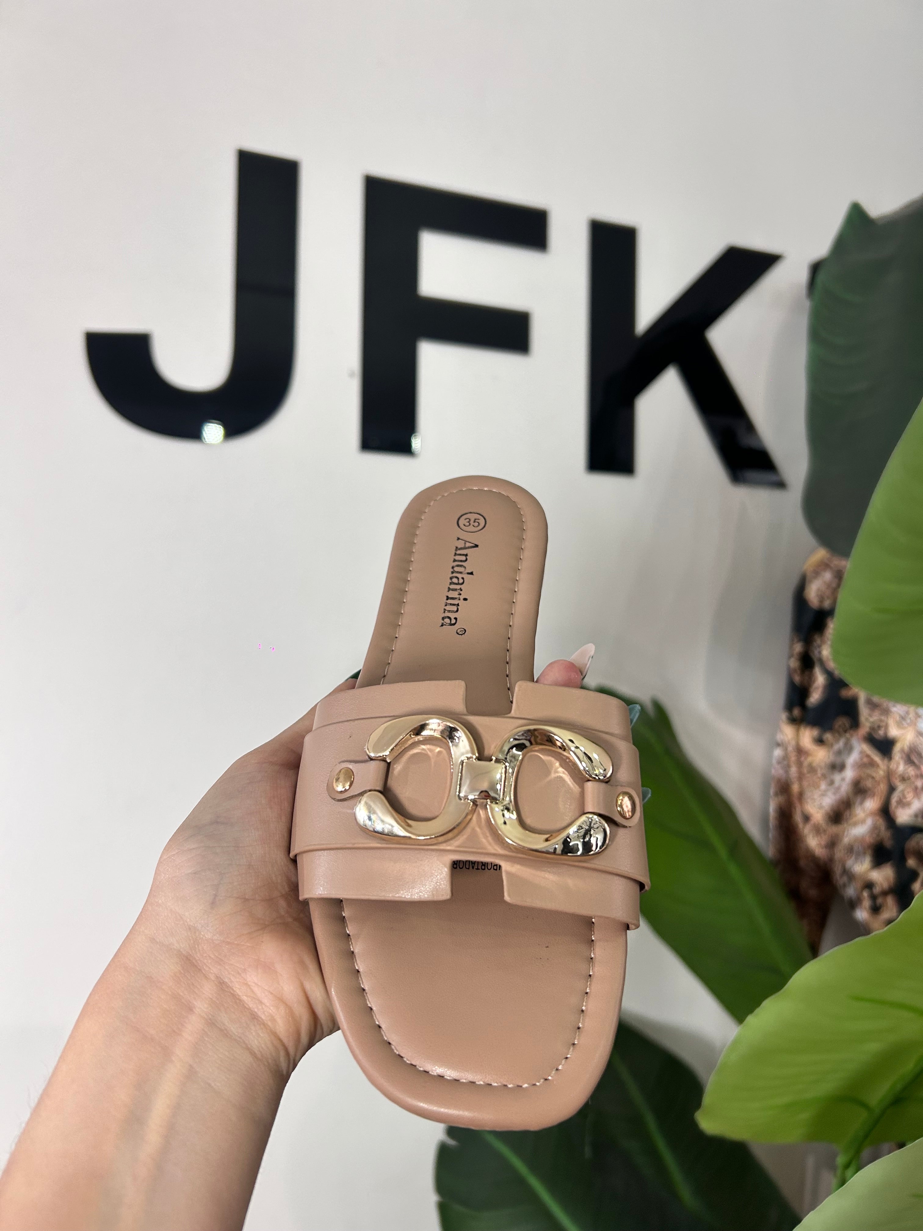 Chalas Beige con Dorado