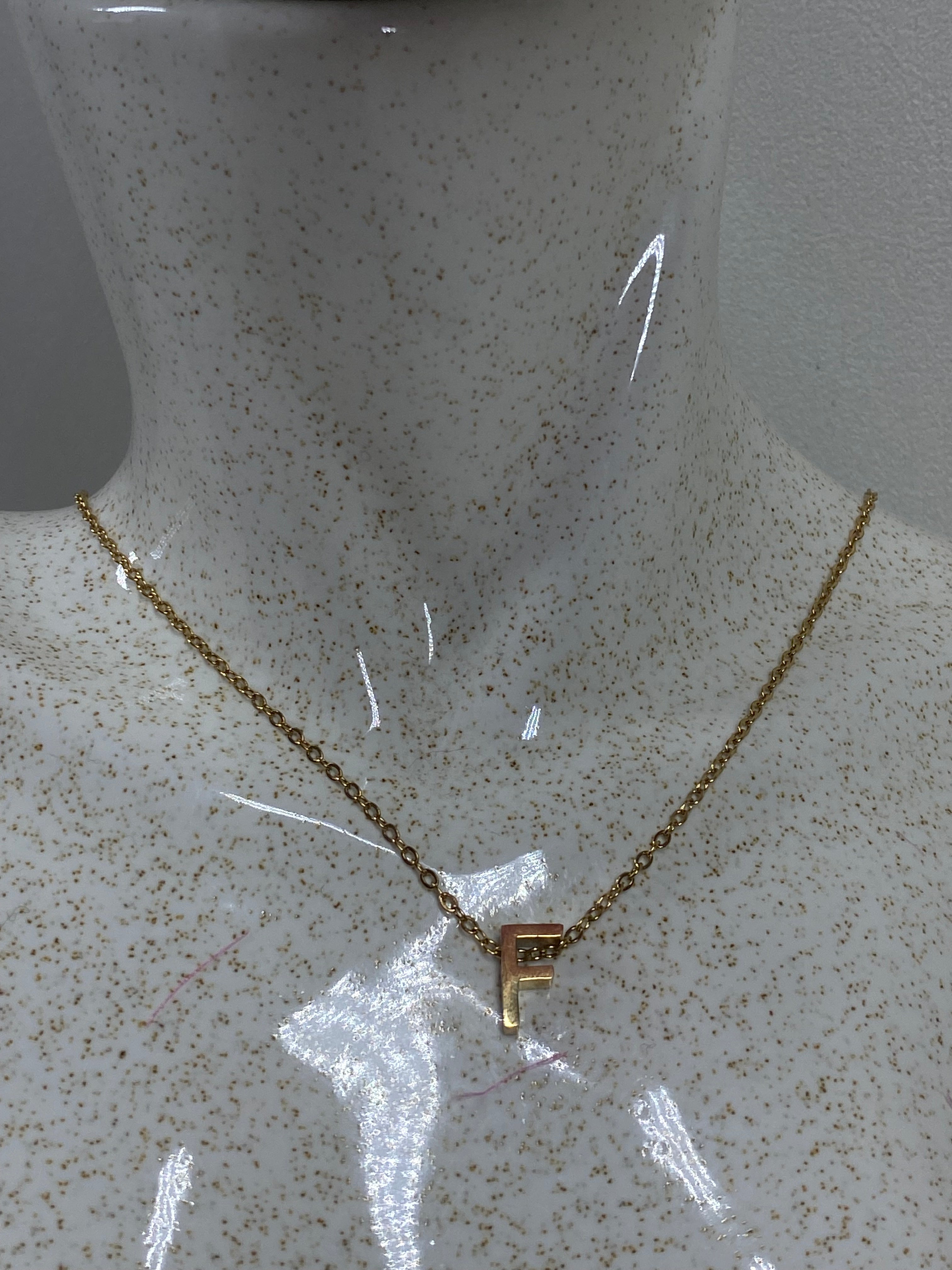 Collar Letra pequeña