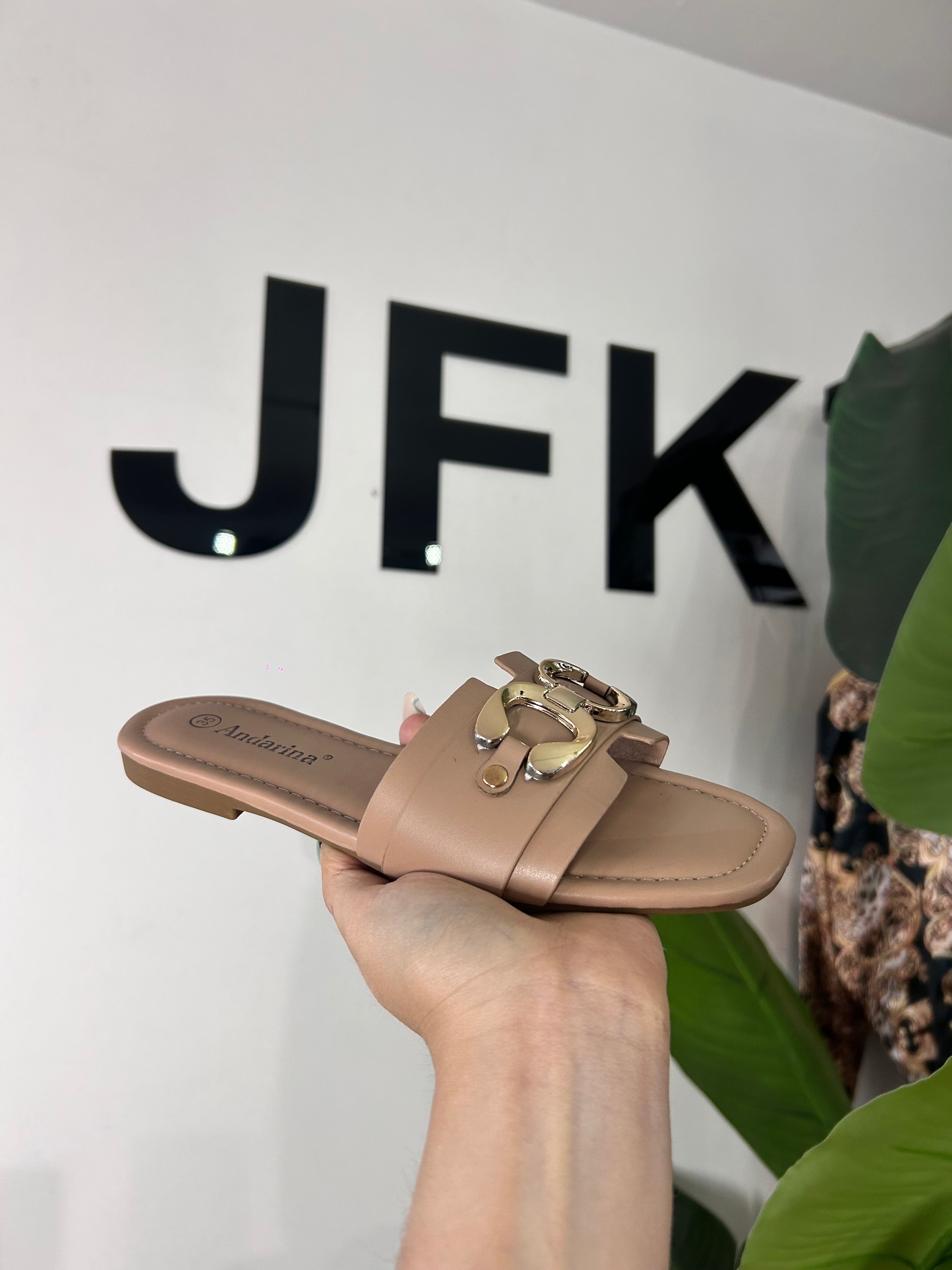 Chalas Beige con Dorado