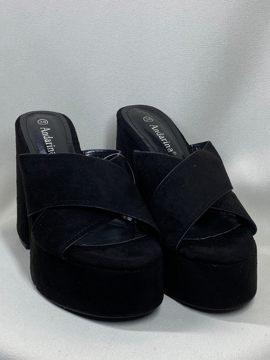 Chalas Negra Cruzadas