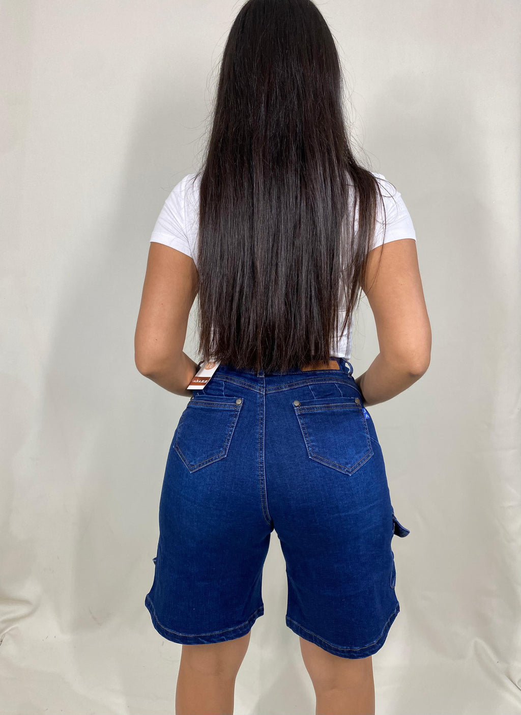 Short cargo elasticado